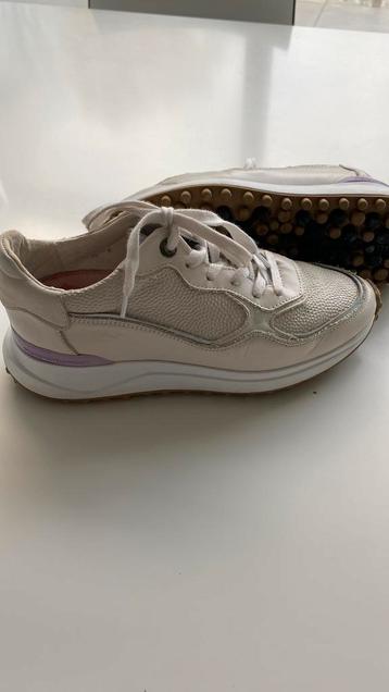Lederen ecru sneakers Floris Van Bommel maat 38,5 beschikbaar voor biedingen