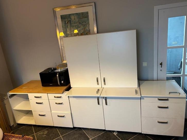 Éléments de cuisine IKEA + 2 colonnes avec four encastré, Huis en Inrichting, Keuken | Keukenelementen, Gebruikt, Wit, Ophalen