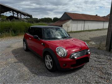 Mini Cooper 1.6i Essence, Rouge, Euro 5, Boîte manuelle, Noir