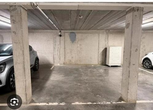 Ik zoek een garage voor de motorfiets, Immo, Garages en Parkeerplaatsen