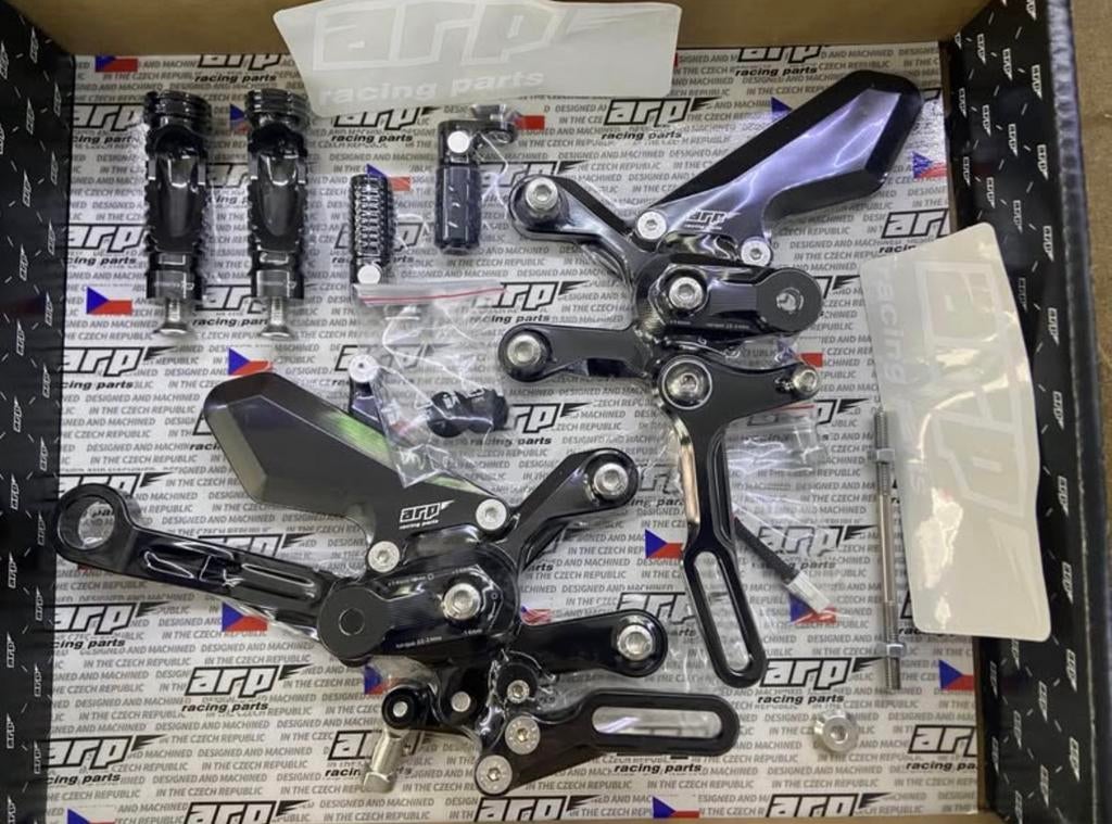 ARP Platines repose-pieds Aprilia RSV4 & Tuono V4  NEUF, Motos, Pièces | Autre, Neuf, Enlèvement