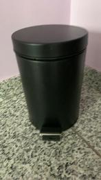 Zwarte vuilnisbak met pedaal, Huis en Inrichting, Woonaccessoires | Prullenbakken, Gebruikt, Met pedaal, Ophalen of Verzenden