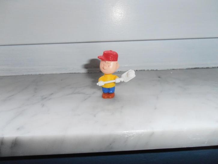 Figurine "Charly Brown de Snoopy – K00 n 59" – KINDER 1999, Collections, Œufs à surprise, Utilisé, Numéros K, Enlèvement ou Envoi
