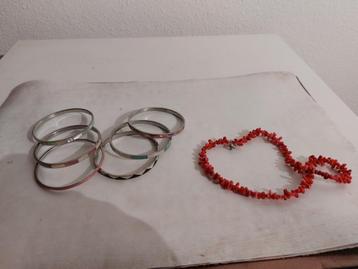 Lot de bracelets et 1 collier beschikbaar voor biedingen