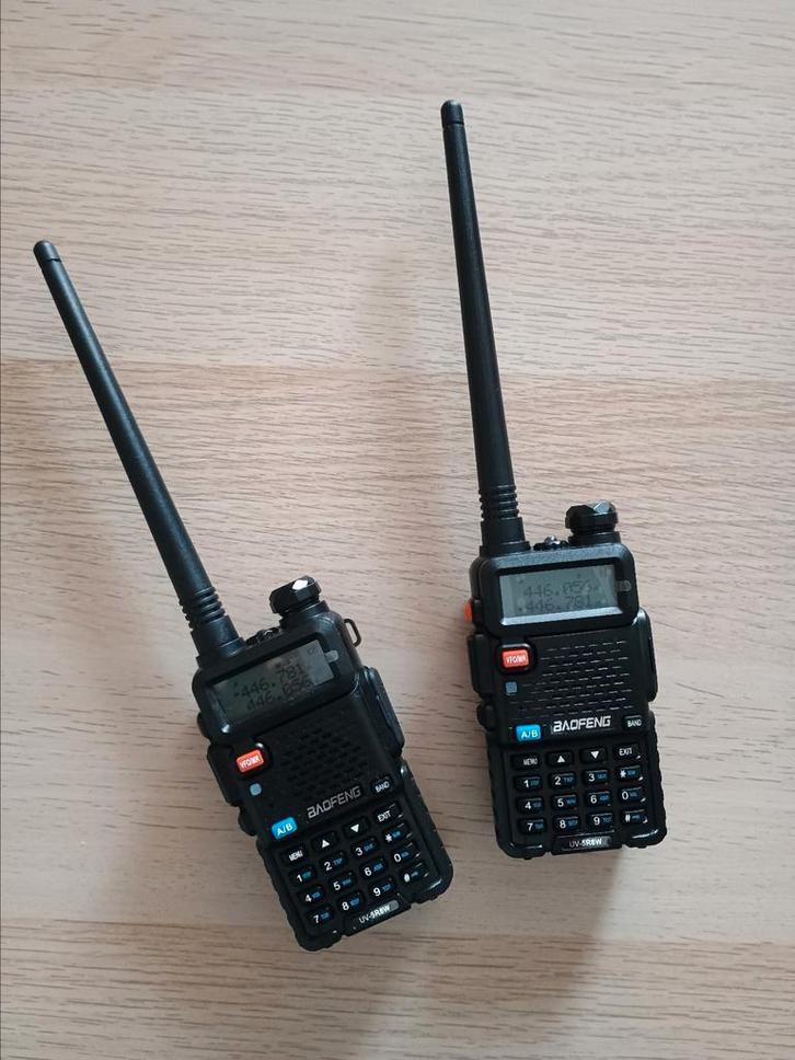 Baofeng UV-5R 8W walkietalkie, Telecommunicatie, Portofoons en Walkie-talkies, Nieuw, Portofoon of Walkie-talkie, 15 km of meer