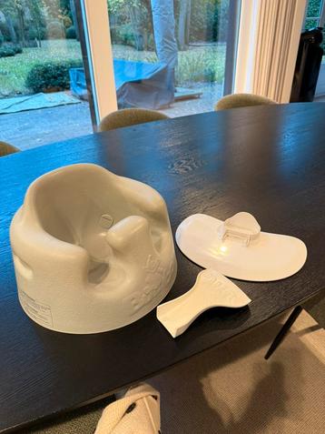 Bumbo zitje + accesoires beschikbaar voor biedingen