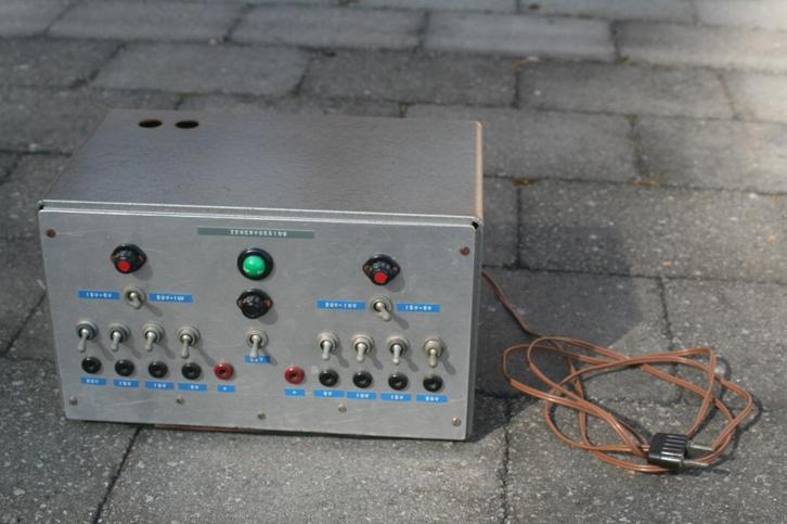 Zenervoeding voor toestellen (jaren 50), Antiek en Kunst, Antiek | Tv's en Audio, Ophalen of Verzenden