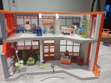 Playmobil Compleet ingericht kinderziekenhuis  beschikbaar voor biedingen