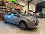 RENAULT CLIO 1.2 BENZINE - 57.000 KM - TOPSTAAT - GARANTIE -, Auto's, Voorwielaandrijving, Euro 5, Stof, Zwart