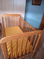 Houten babybed op wielen, Kinderen en Baby's, Ophalen, Gebruikt, Ledikant