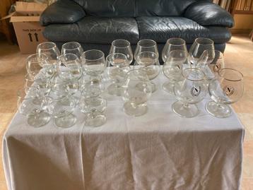 Lot de verres à cognac/cointreau (11 grands et 11 petits)