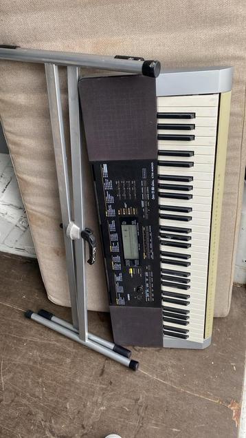 Casio Keyboard met RTX onderstel beschikbaar voor biedingen
