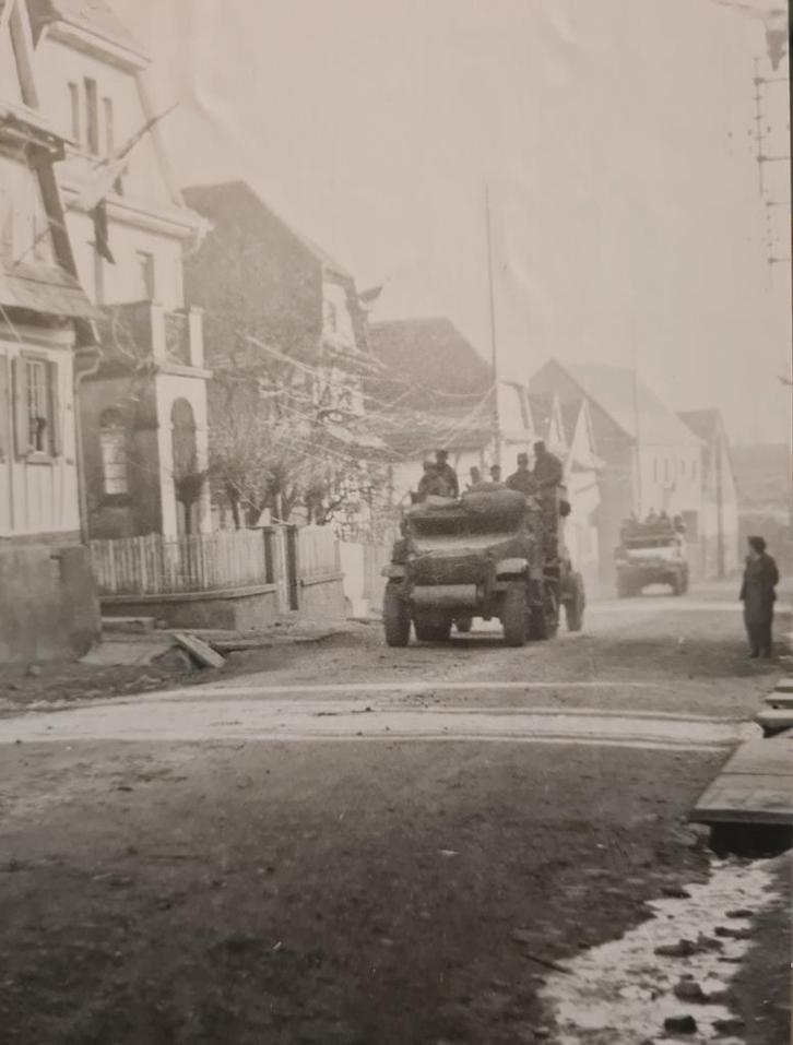 Photo originale WW2 half-track GI's France guerre mondiale, Collections, Objets militaires | Seconde Guerre mondiale, Enlèvement ou Envoi