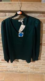 Nieuwe zijden bloes met label maat small, Kleding | Dames, Blouses en Tunieken, Ophalen of Verzenden, Zo goed als nieuw