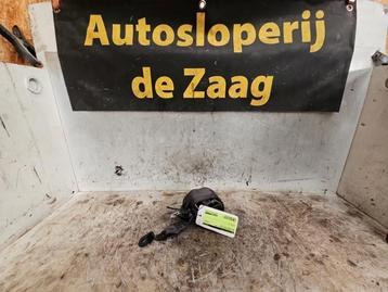 Veiligheidsgordel rechts-voor van een Opel Corsa beschikbaar voor biedingen