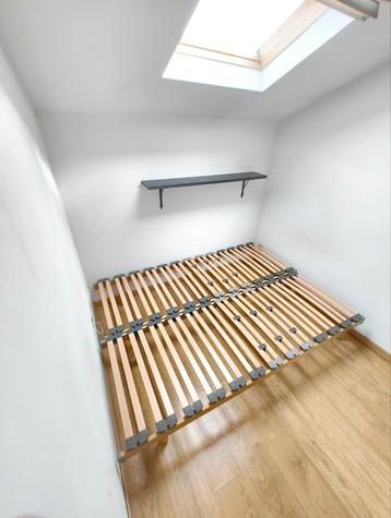 2 x bedframe op poten beschikbaar voor biedingen