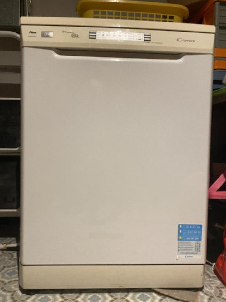 Lave vaisselle Candy Excellent état, Elektronische apparatuur, Vaatwasmachines, Gebruikt, Tussenbouw, Minder dan 85 cm, 45 tot 60 cm
