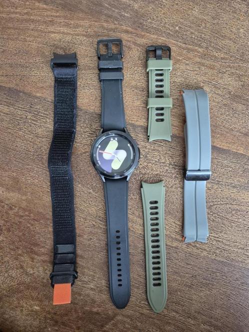 Samsung Galaxy Watch Classic 4 - 44mm Zwart + 3 Armbandjes, Handtassen en Accessoires, Smartwatches, Zo goed als nieuw, Android