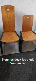 2 chaises avec les pieds en fer  5 eur les deux, Maison & Meubles, Utilisé, Enlèvement ou Envoi, Deux