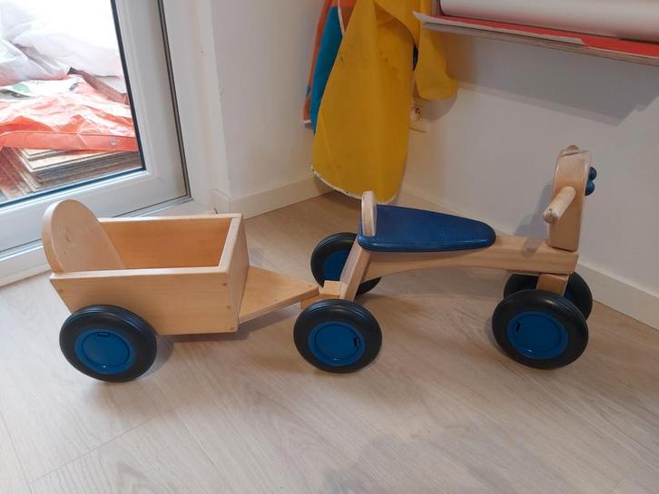 Houten fietsje + aanhangwagen, Kinderen en Baby's, Speelgoed | Houten speelgoed, Ophalen