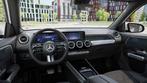 Mercedes-Benz EQB EQB 300 4MATIC AMG Line Dodehoekassistent, Auto's, Automaat, Stof, Gebruikt, Regensensor