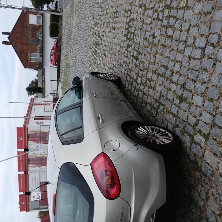 Fiat bravo 2008 1.9 jtd 280 000 klm roule super, Auto's, Fiat, Particulier, Bravo, Diesel, Euro 4, Berline, 5 deurs, Handgeschakeld
