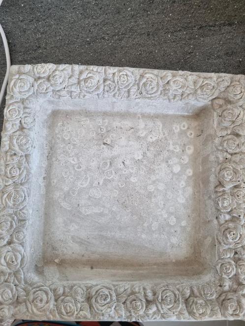 Zware stenen schaal met bloemdecoraties landelijk, Huis en Inrichting, Woonaccessoires | Dienbladen, Zo goed als nieuw, Ophalen