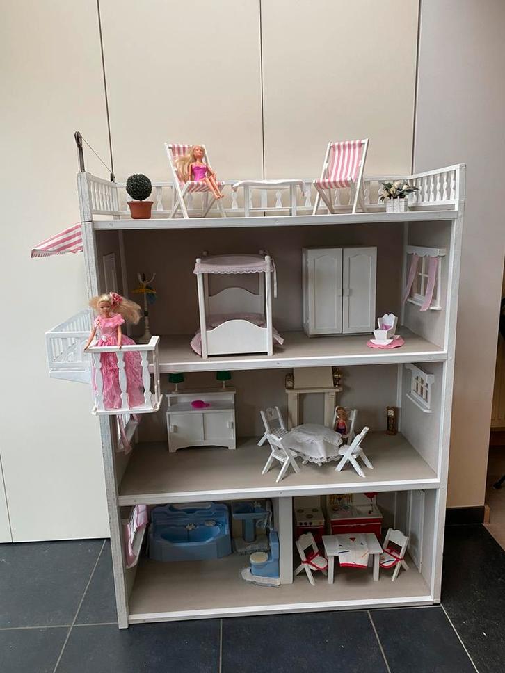 Grande maison de poupée Barbie géante en bois 1,13 mx1,33 m, Enfants & Bébés, Jouets | Maisons de poupées, Utilisé, Maison de poupées