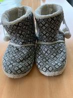 warme hoge cozy pantoffels maat 41, Kleding | Heren, Schoenen, Wit, Ophalen of Verzenden, Pantoffels of Sloffen, Gedragen