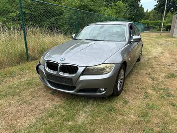 BMW 318d ongevalschade voor export beschikbaar voor biedingen