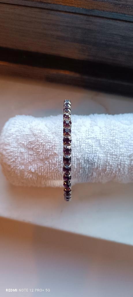 Paarse en zilveren fantasiearmband voor dames. ‍️ 😵, Handtassen en Accessoires, Armbanden, Nieuw, Staal, Paars, Ophalen of Verzenden