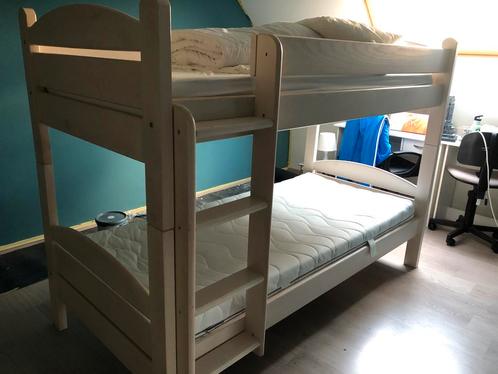 Ecru landelijk stapelbed incl lattenbodem en matrassen, Kinderen en Baby's, Kinderkamer | Stapelbedden en Hoogslapers, Zo goed als nieuw