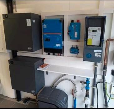 Nee u hebt geen nieuwe omvormer nodig voor uw thuisbatterij, Doe-het-zelf en Bouw, Zonnepanelen en Toebehoren, Nieuw, Overige typen