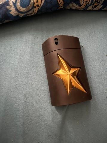 A men mugler pure coffee beschikbaar voor biedingen