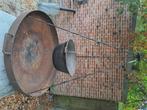 Vuurschaal met grill en gietijzeren kookpot, Tuin en Terras, Houtskoolbarbecues, Ophalen, Zo goed als nieuw
