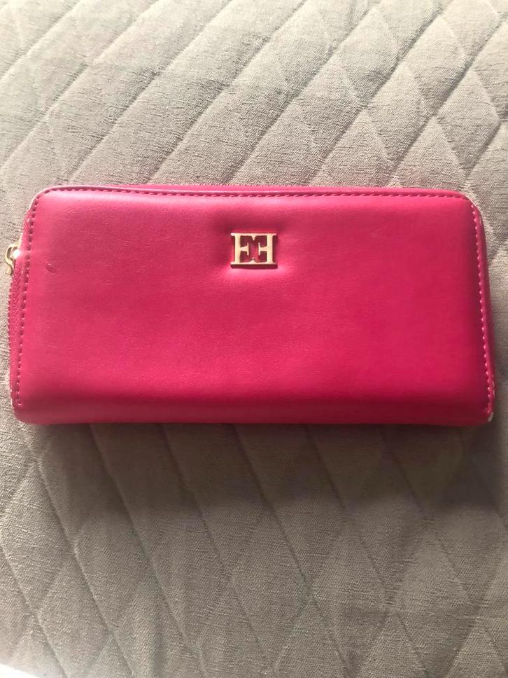 Escada portefeuille, porte carte rose, Handtassen en Accessoires, Portemonnees, Gebruikt, Guess