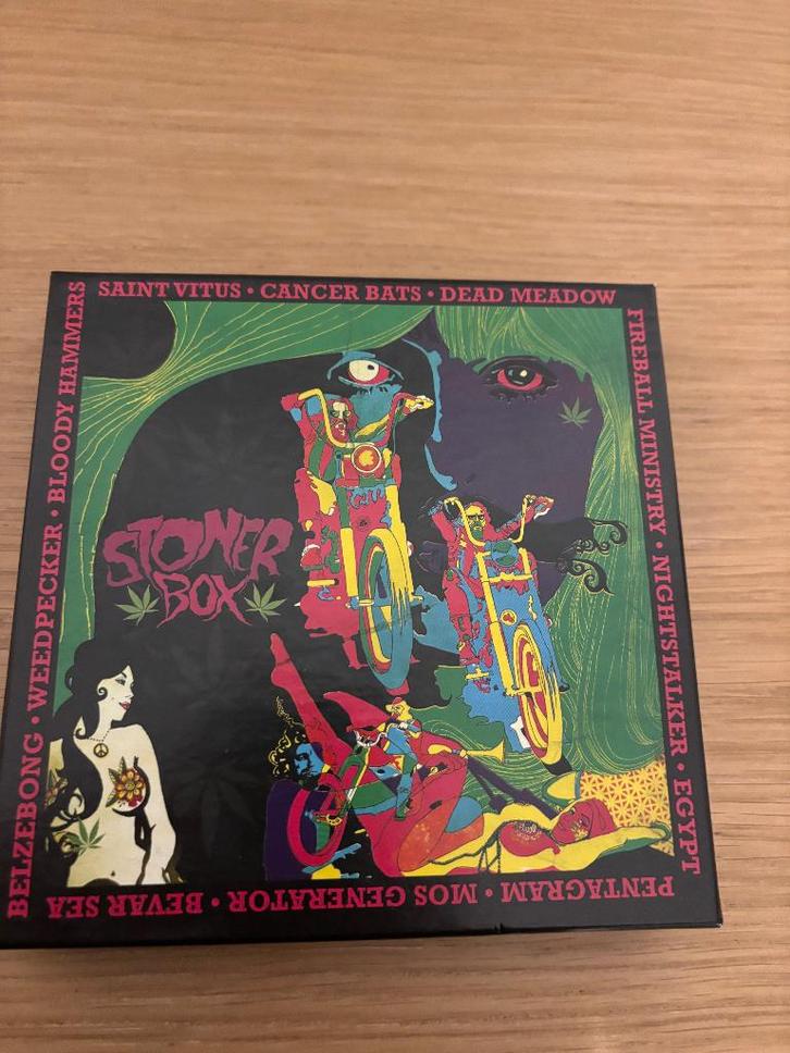 Cd - Stoner box - 6 Cd's, Cd's en Dvd's, Cd's | Rock, Zo goed als nieuw, Overige genres, Ophalen of Verzenden