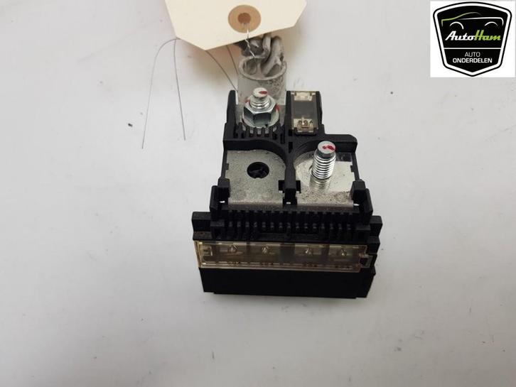 ZEKERINGKAST Suzuki Celerio (LF) (01-2014/-), Auto-onderdelen, Elektronica en Kabels, Suzuki, Gebruikt