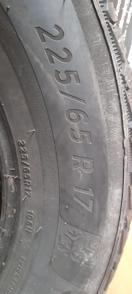 Pneus hiver Michelin 225/65/17, Autos : Pièces & Accessoires, Pneus & Jantes, Pneus hiver, Véhicule de tourisme, Enlèvement, Utilisé