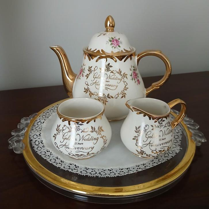 Service à thé vintage doré pour anniversaire de mariage, Antiquités & Art, Antiquités | Services (vaisselle) complet, Enlèvement ou Envoi