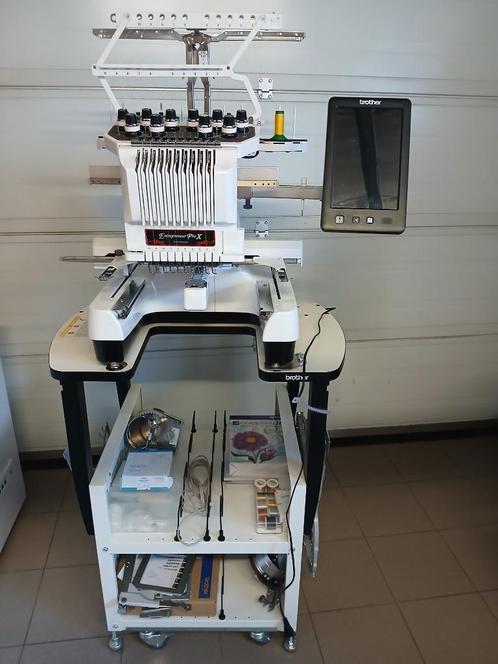 Brother PR1050X 10-kops borduurmachine met afneembaar tafelb, Hobby en Vrije tijd, Borduren en Borduurmachines, Zo goed als nieuw