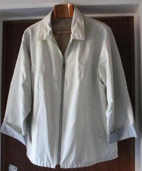 Damesvest regenjas MADE IN BELGIUM maat L, Kleding | Dames, Truien en Vesten, Gedragen, Maat 42/44 (L), Overige kleuren, Ophalen of Verzenden