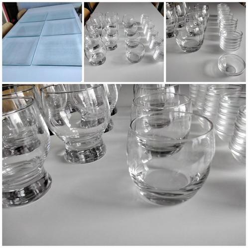 Set kopjes - glazen - grote dikke glazen borden, Huis en Inrichting, Keuken | Servies, Zo goed als nieuw, Kom(men), Glas, Ophalen of Verzenden