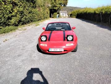 lire l'annonce cela nous évitera les question inutiles, Autos, Rouge, Achat, Cabriolet, Noir
