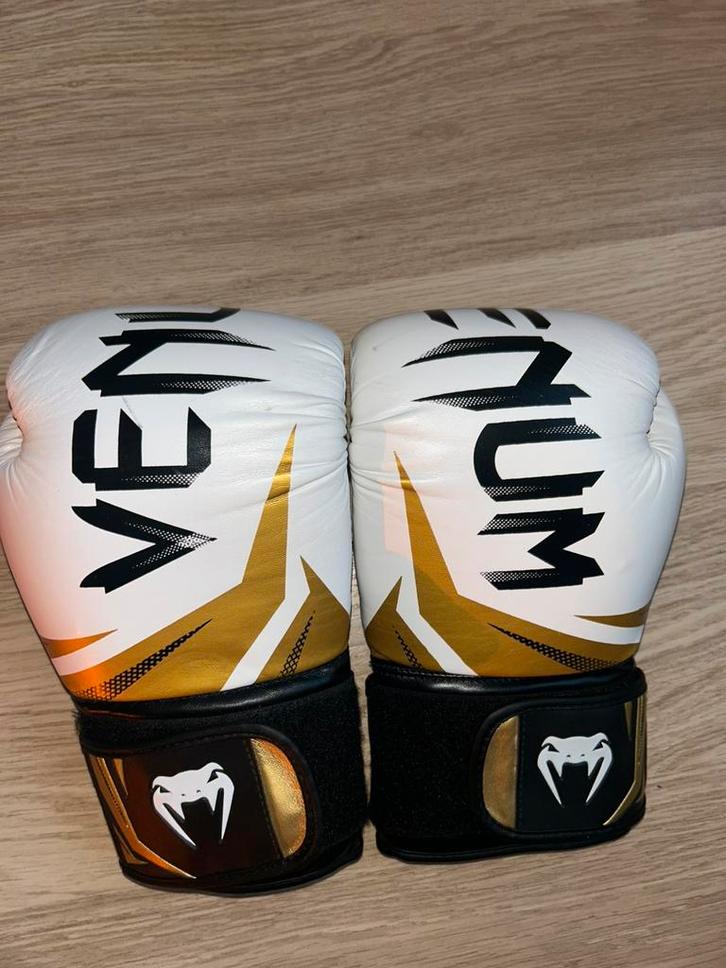 Gants boxe Venum (entrée de gamme) 12 oz, Sport en Fitness, Boksen, Zo goed als nieuw, Ophalen