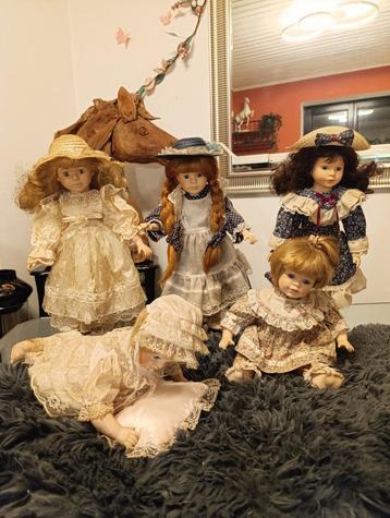 Zeer grote collectie porseleinen poppen  beschikbaar voor biedingen