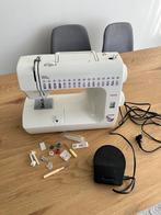 Toyota naaimachine met accessoires - gebruiksklaar, Hobby en Vrije tijd, Naaimachines en Toebehoren, Ophalen, Zo goed als nieuw
