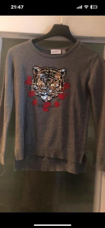 Jolie pull Palace fille sequin avec tigre et fleurs brodé  beschikbaar voor biedingen