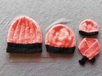 Nieuw gebreide mutsen, samen op stap, Ophalen of Verzenden, Nieuw, Breien, Naald