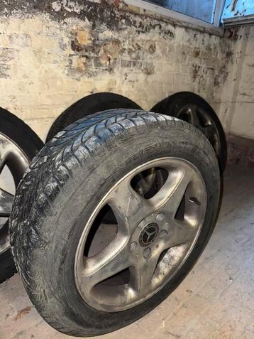 4 autobanden Mercedes/ winter, zomer beschikbaar voor biedingen